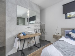 Vila - Novigrad (00023)